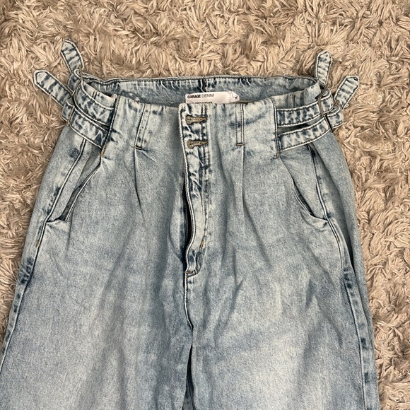 Mom Jeans - Picture 2 of 3